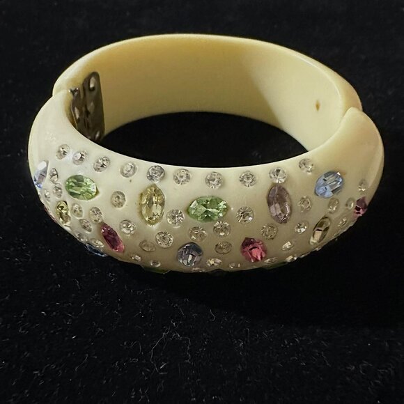 Vintage Rare Weiss Designer Signed Lucite Crystal Clamper Bracelet - Picture 3 of 5
